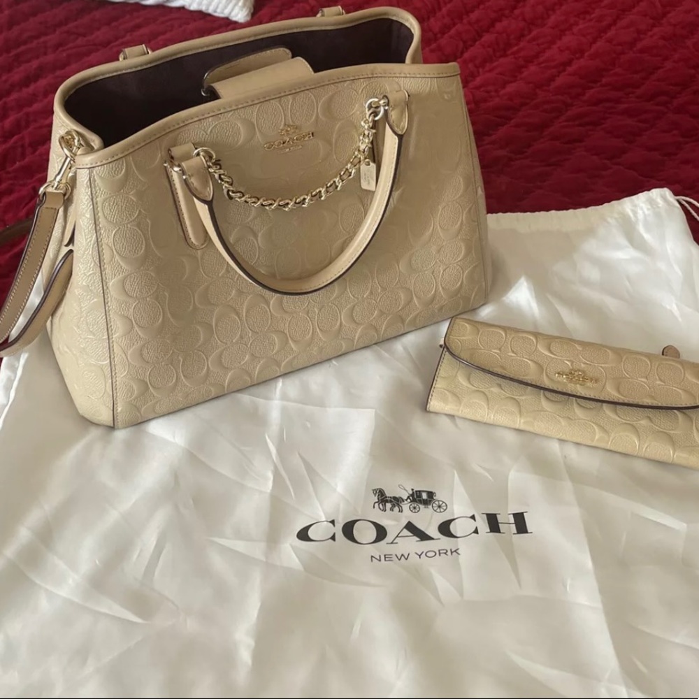 Gorgeous COACH Purse & wallet